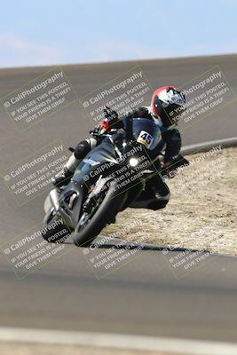 media/Sep-21-2025-TrackDaz (Sun) [[277c75b276]]/B Group/1220pm (Turn 2)/